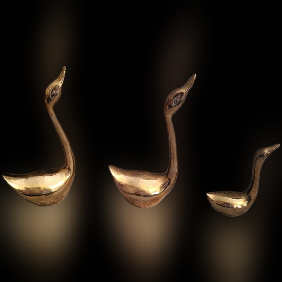 Vintage Brass Swan Figurine Set of 3 2 large 1 small northcraft - Picture 1 of 9